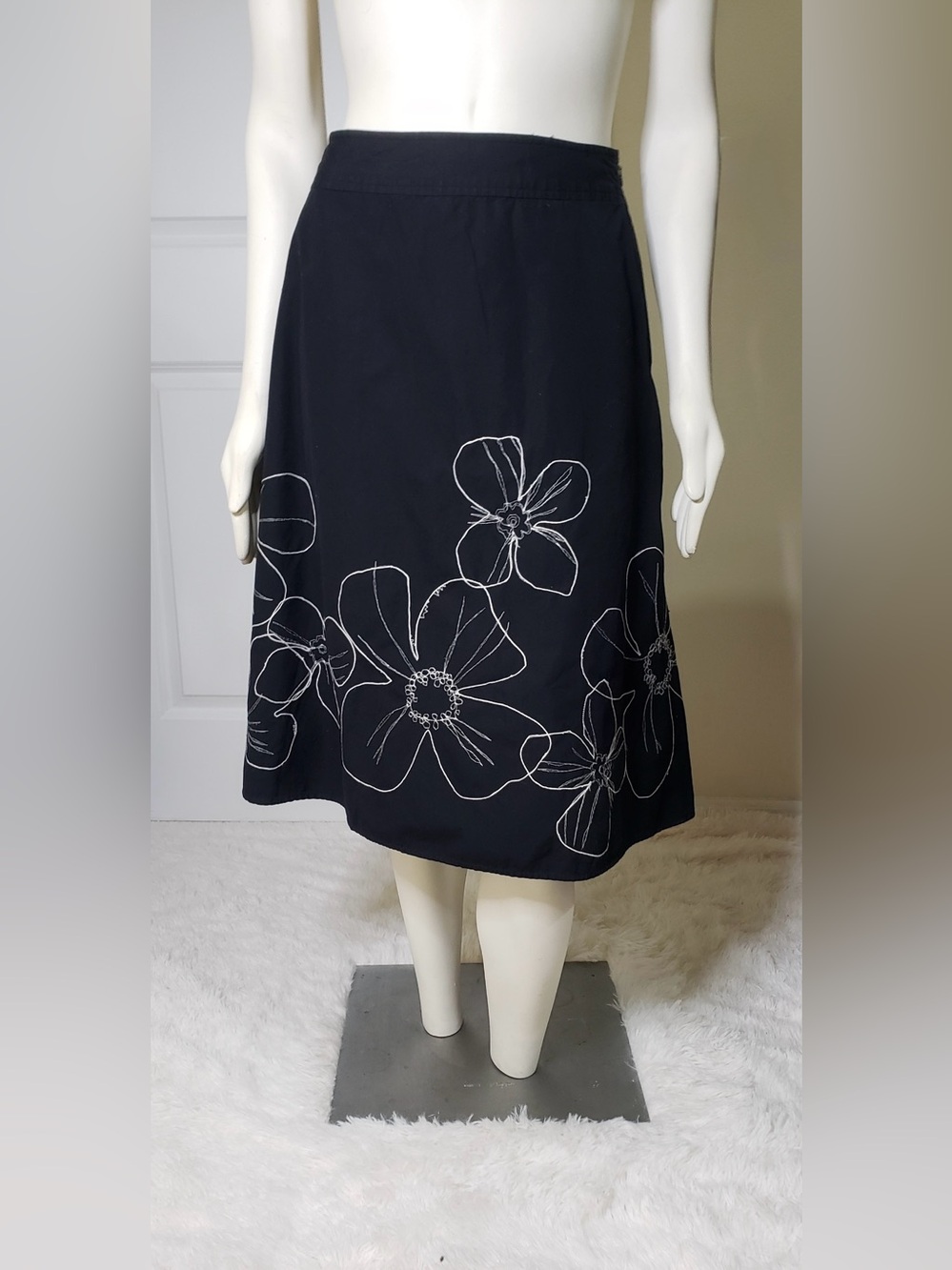 Liz Claiborne Women’s Black 100% Cotton Floral Embroidered A-Line Skirt Size 14